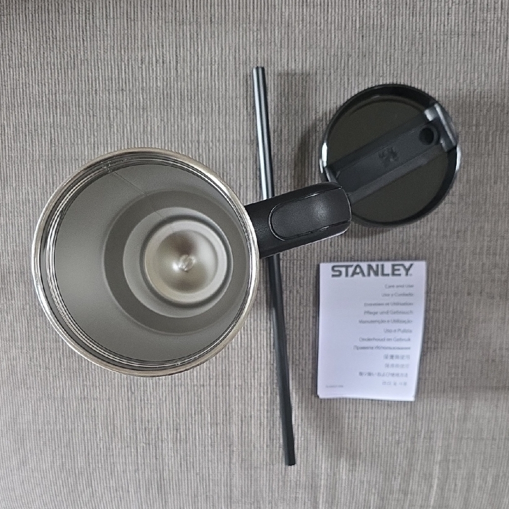 Stanley Matte Black On Black Quencher H2.0 Tumbler, 40oz., New In Box - Picture 7 of 11